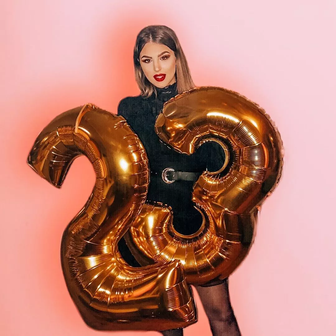 Wokalistka disco polo zachwyca fanów ogromnym wdziękiem! Wygląda zjawiskowo! 